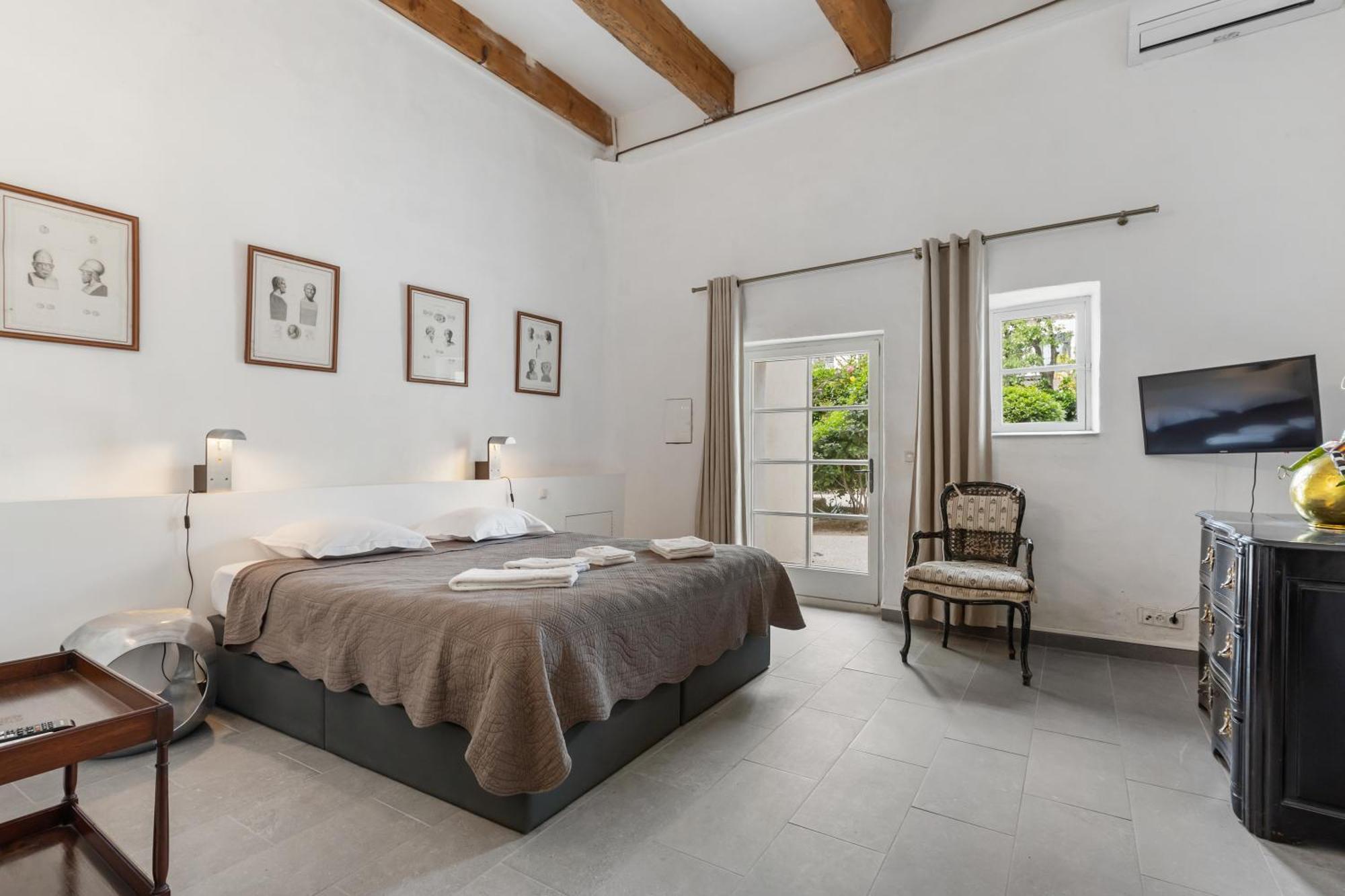 Chateau Hermitage De Combas Aparthotel Servian Room photo